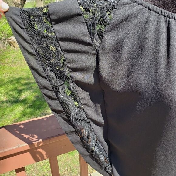 Colleen Lopez  Ladies Off the Shoulder Smocked Top, Small - Picture 5 of 9